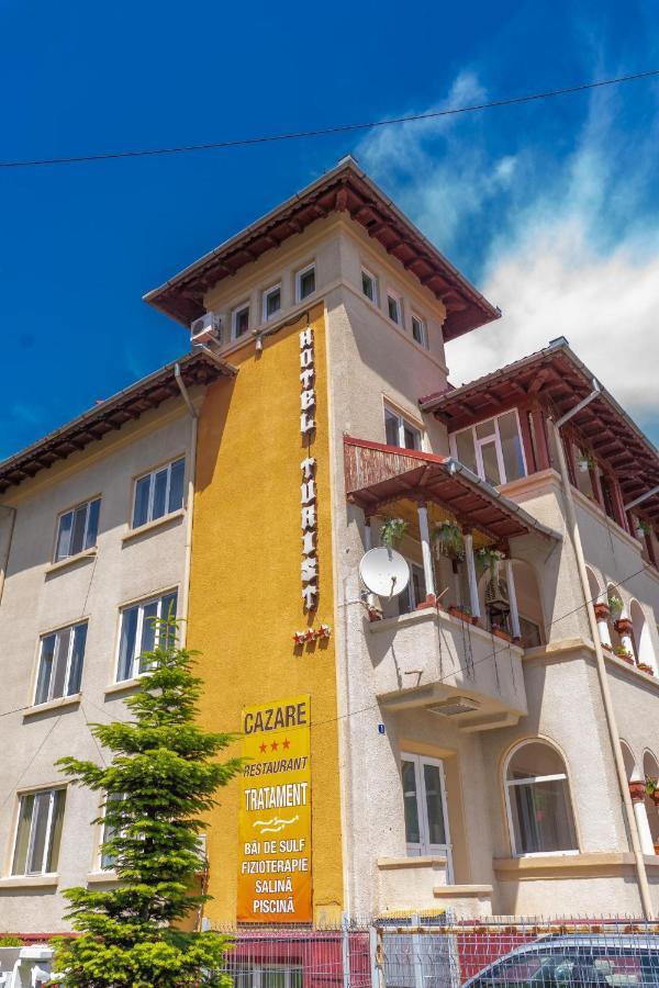 Hotel Turist Pucioasa Exterior photo