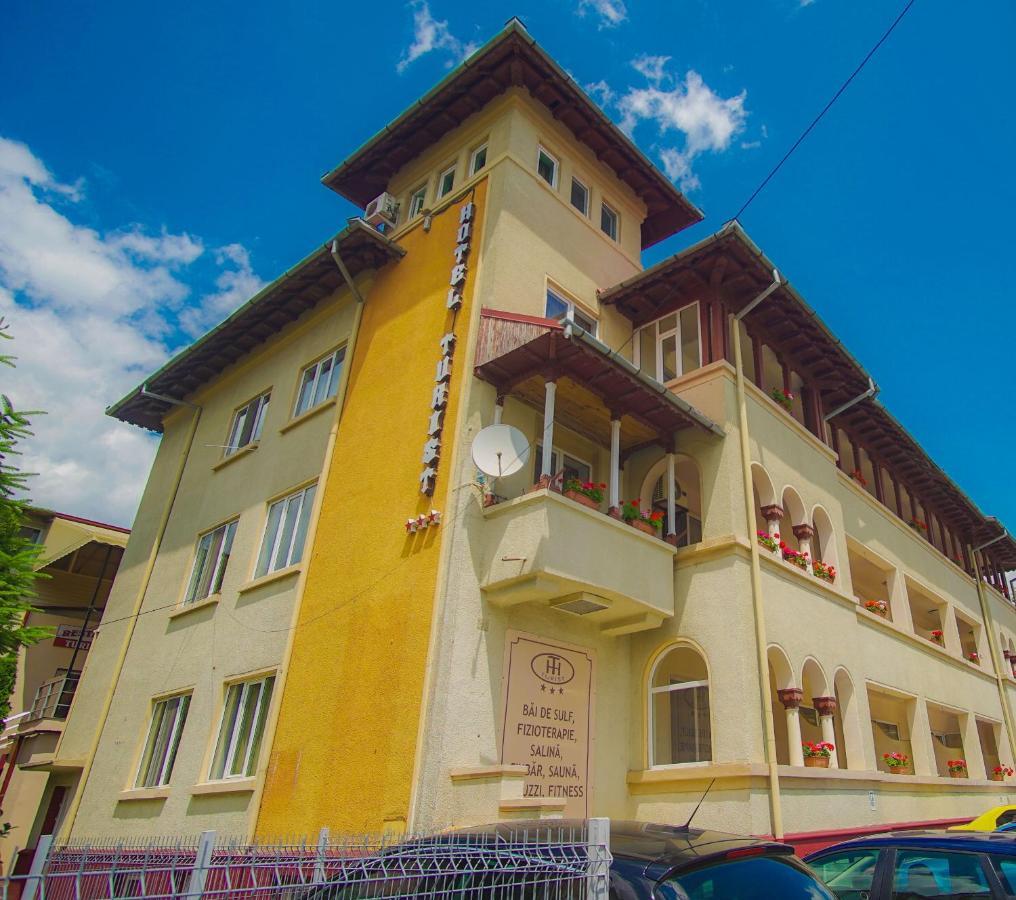 Hotel Turist Pucioasa Exterior photo