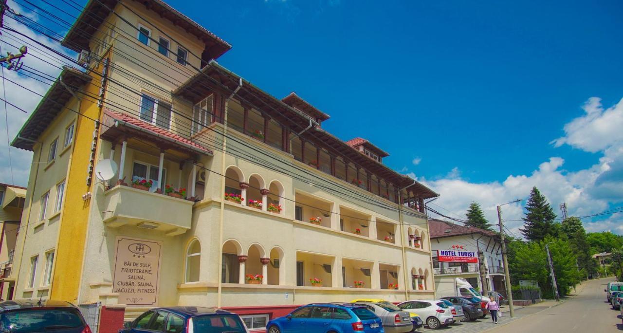 Hotel Turist Pucioasa Exterior photo